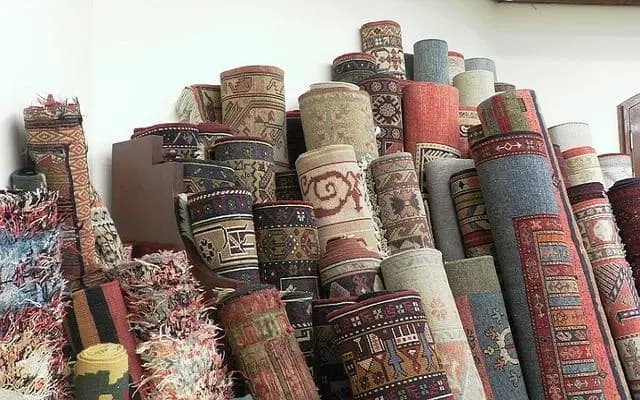 Мошенники в Австрии похищали ковры, прикрываясь услугами их чистки