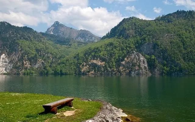 Озера Австрии одни из самых чистых в Европе - все они пригодны для купания