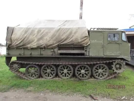Советский гусеничный тягач в продаже на Willhaben