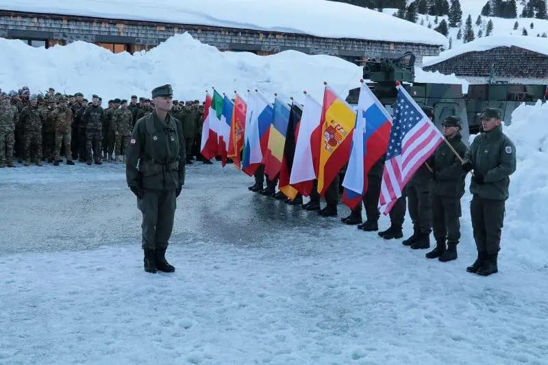 Русские и американские  солдаты  мирно встретились в горах Тироля в рамках Edelweiss Raid 2019