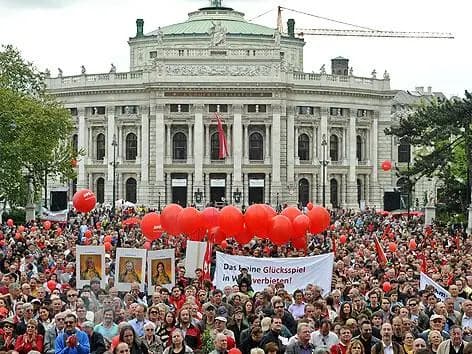 1 мая в Вене -  День труда, веселье  и танцы