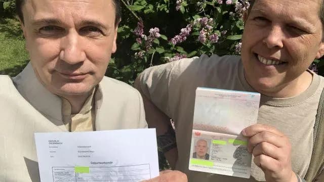 В  Австрии выданы первые документы  с третьм полом