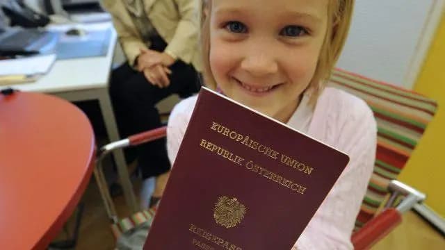 Рост числа натурализаци в Австрии продолжился