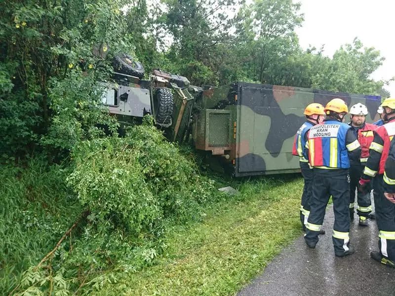 Американская боевая машина перевернулась на А21