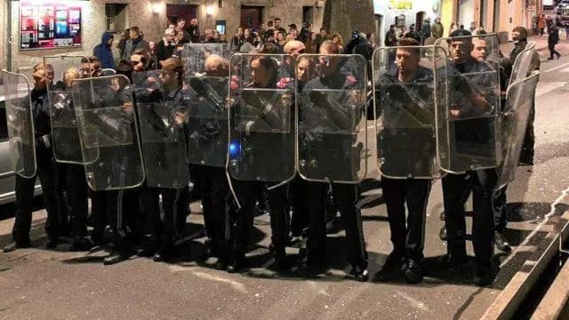 В субботу ночью в Зальцбурге произошла массовая драка, а затем последовали серьезные беспорядки