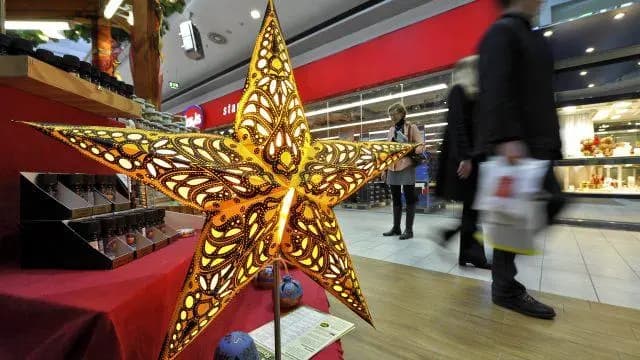 Шоппинг 24 декабря 2019 года в Вене: часы работы супермаркетов, торговых центров, аптек и  общественного транспорта