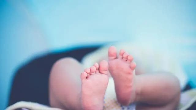 Жестокое обращение с трехмесячным младенцем в Вене  — малыш в коме, отец заключен под стражу