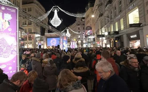 800 000 человек "прошли" по Silvesterpfad в Вене в этом году