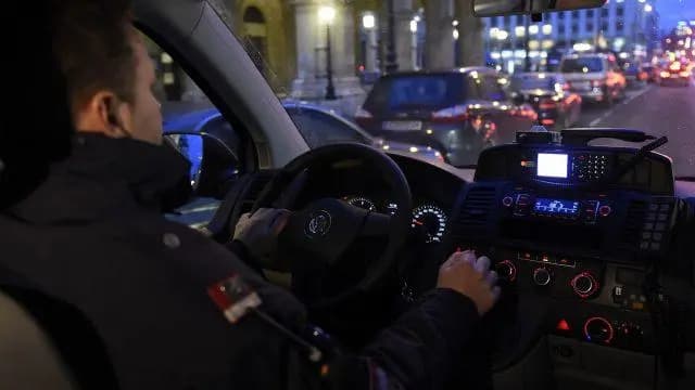 Человек выпал из окна на коронавирусной вечеринке в Вене