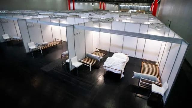 Недоразумение с томатами  с беконом для мусульман в карантине в Messe Wien