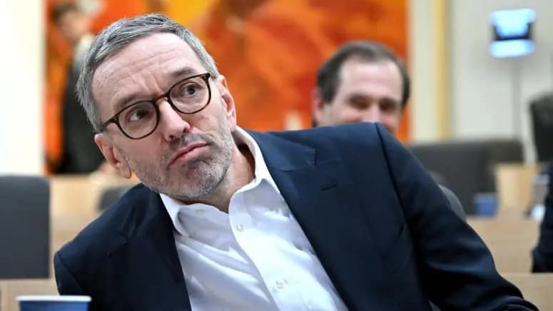 Лидер FPÖ Герберт Кикль потребовал отменить все оставшиеся антикоронавирусные меры