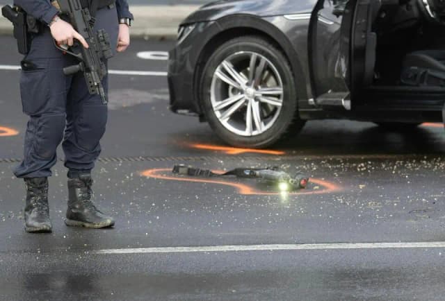 Кровавый триллер в Линце с ранением двух полицейских, захватом их оружия, стрельбой и поножовщиной