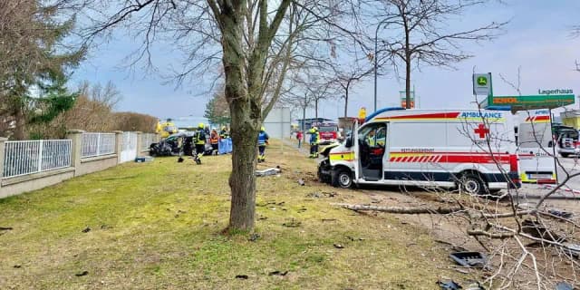 ДТП с участием скорой в Бургенланде: двое погибших