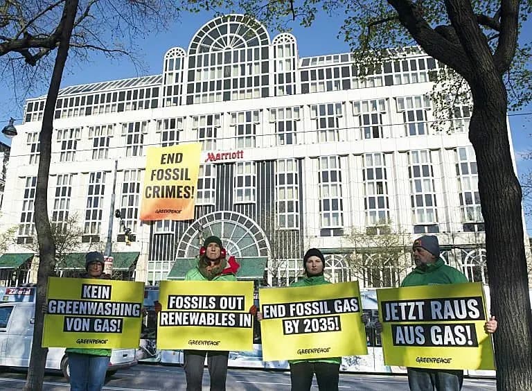 Газовая конференция в Вене: хроника протестов климатических активистов