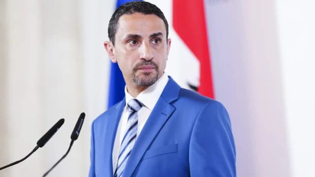 Глава секретной службы предупреждает о "высоком" риске нападения и требует широкого доступа к мессенджерам