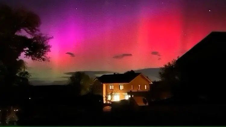 Северное сияние в небе над Австрией
