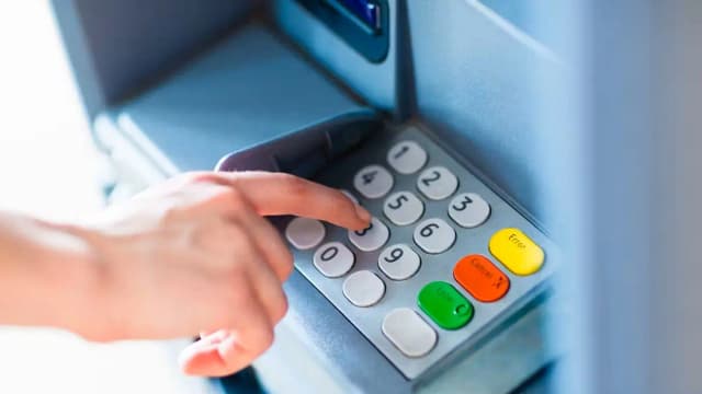 Несмотря на предупреждения банка: женщина перевела более 180 000 евро «офицеру США»