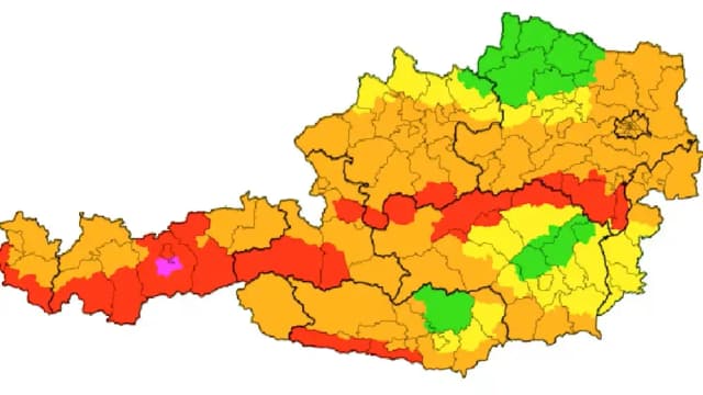 В восьми землях Австрии объявлен высший уровень погодного предупреждения