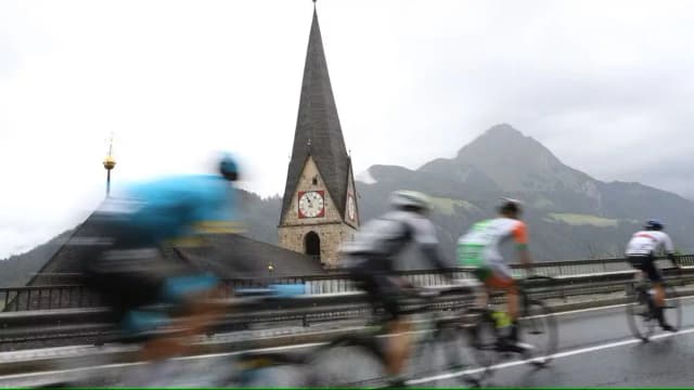 Смертельное падение на Tour of Austria: погиб профессиональный велосипедист Андре Дреге 