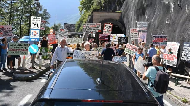 Халльштатт дает отпор: «Больше не надо к нам ехать!»