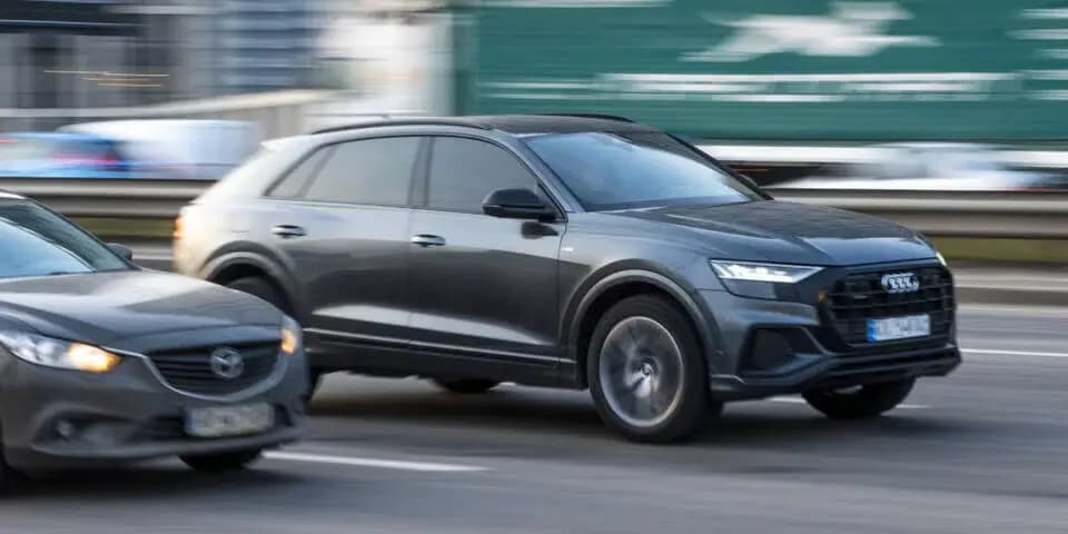 Украинка мчалась по автобану в два раза быстрее разрешенного: Audi Q8 конфискован