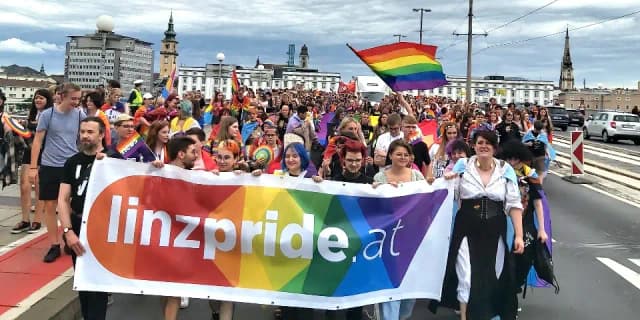 В духе Орбана: FPÖ снова против ЛГБТ+ — на этот раз с намёком на запрет