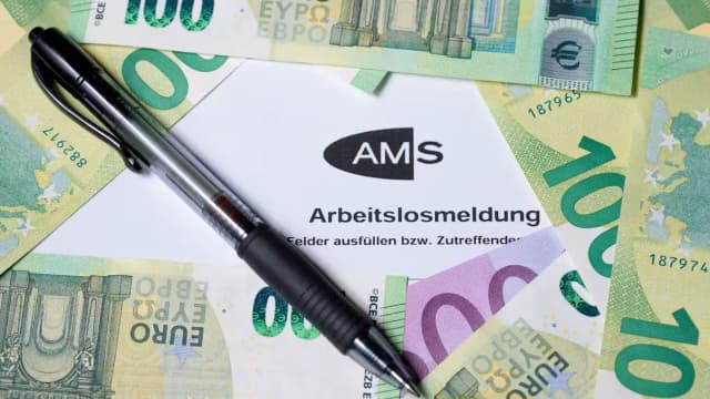 С 1 июля — новые правила от AMS: безработным урежут выплаты и усилят контроль