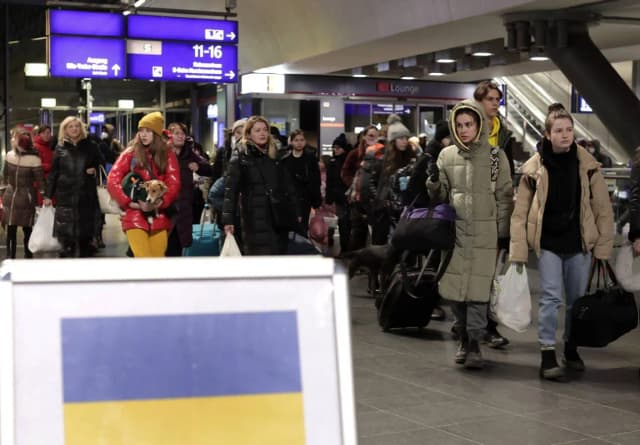 ЕС продлевает защиту украинских беженцев до марта 2027 года