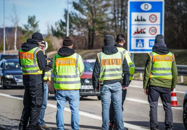 FPÖ против МВД: слежка, миграция и «ложные победы» Карнера