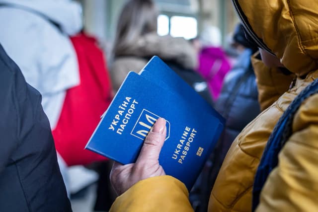 ЕС продлил временную защиту для украинцев до 2027 года