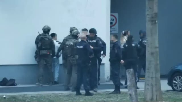 Кровавые выходные в Вене: поножовщина у вокзала и побоище в участке