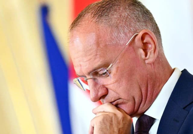 МВД платит миллионы евро субсидий критикам своей же политики депортации