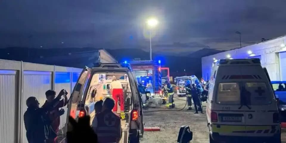 Из-за карточных долгов мужчина поджёг зал — двое в коме