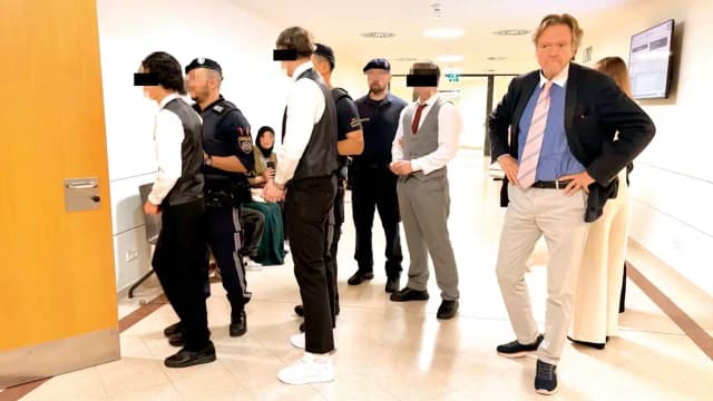 «Охотники на педофилов» или банальные грабители? Суд над подростками в Вене