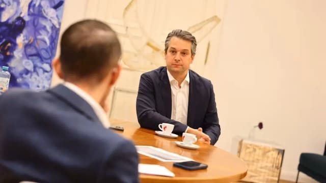 Глава венской FPÖ о миграции, пенсиях и кризисе доверия: "Ждали ракетостроителей, а прибыли "ученые" с мачете"