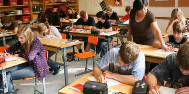 Правительство приняло решение об обязательном посещении летней школы для этой группы детей