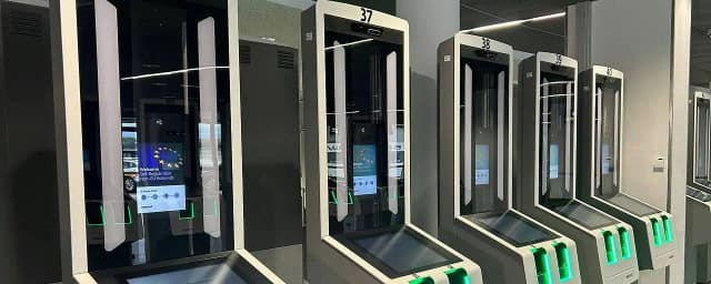 Конец штампам в паспортах: ЕС запускает «самое современное IT-управление границами в мире»