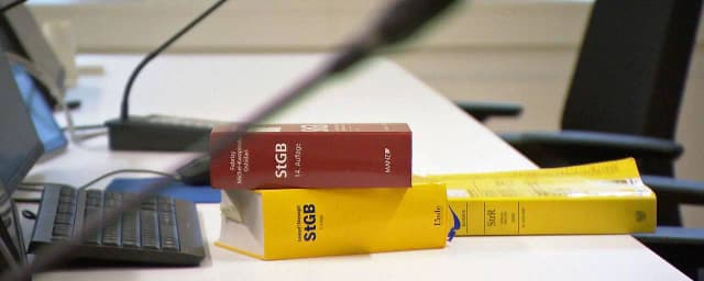 Суд в Вене: женщина, откусившая мужчине язык, оправдана