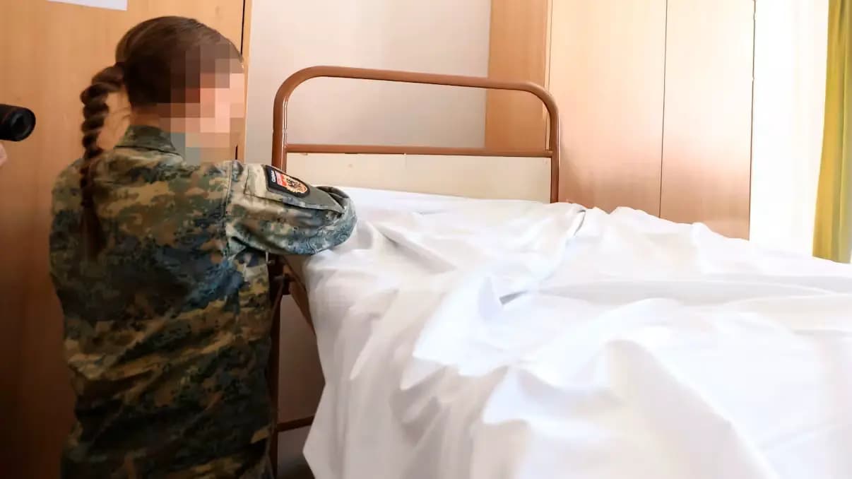 Унтер-офицер и дилдо: армейская дисциплина на страже вежливости