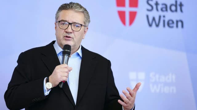Вена закрывает последний центр приема украинцев