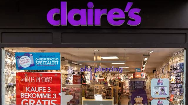 Миллионные долги и распродажи остатков: Claire’s Austria объявила банкротство