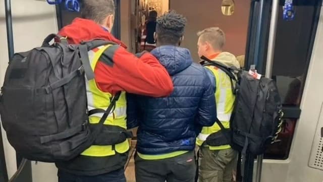 Впервые за 4 года: осуждённый за изнасилование афганец отправлен из Австрии в Кабул