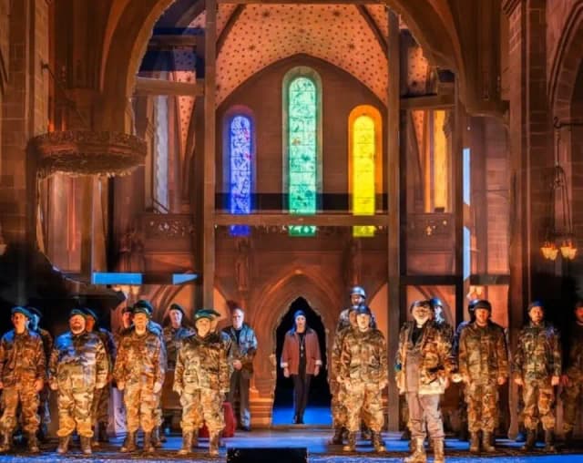 Нетребко возвращается в «Силе судьбы» — искусство против политики