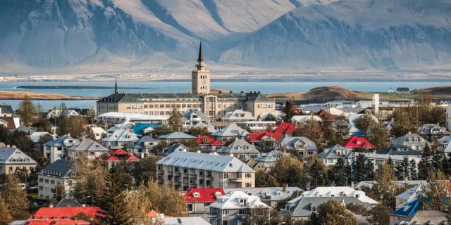 Где спокойно жить и путешествовать: ТОП-15 городов мира по безопасности