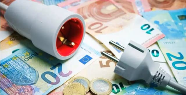 Цены на энергию снова бьют по кошельку: за год счета за электричество выросли почти на 36 процентов