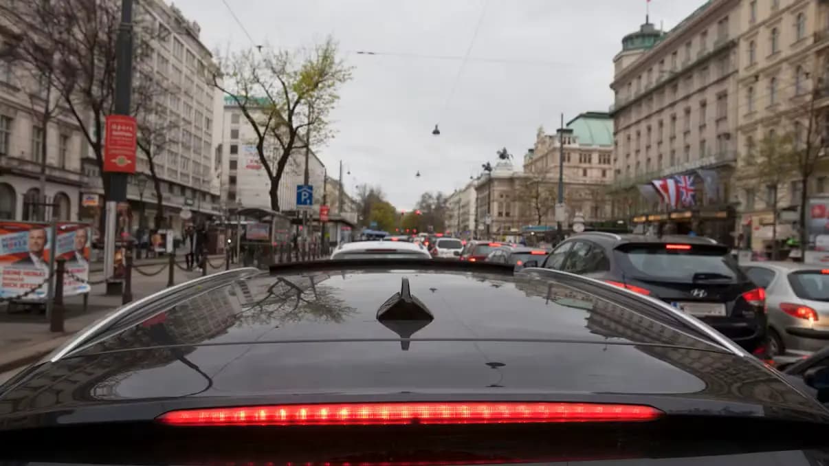 Австрия вводит контроль доступа в города: штрафы до 2 180 евро