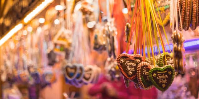 Глинтвейн, вафли, лангош: рождественский рейтинг калорий