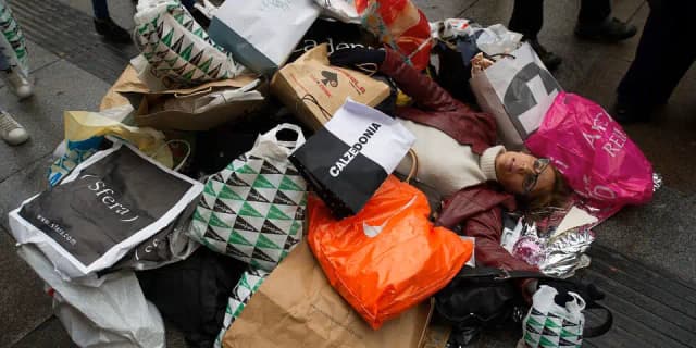 Мозг против скидок: эксперты бьют тревогу перед Black Friday