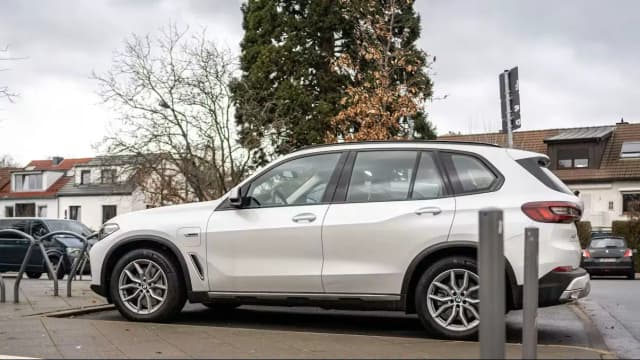 SUV под ударом: Вена готовит надбавку за парковку для больших авто