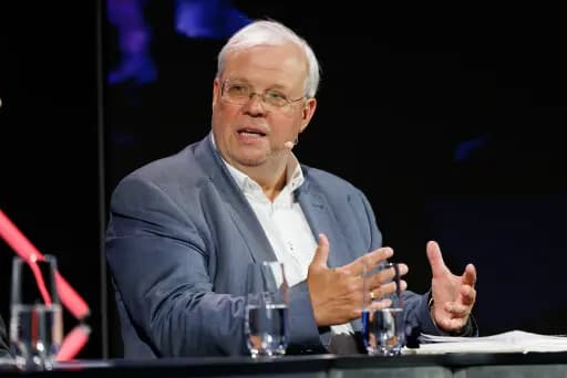 Вершюц против Майнль-Райзингер: украинская вышиванка  "неуместна"